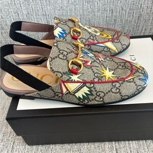 Gucci Kids Star Print Slippers - Beige and Multicolor
